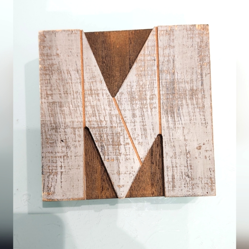 Ashland Wooden letter "M"